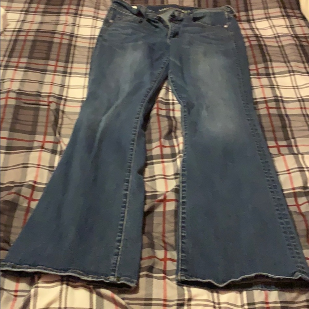 American Eagle 🦅 Kick Boot Jeans